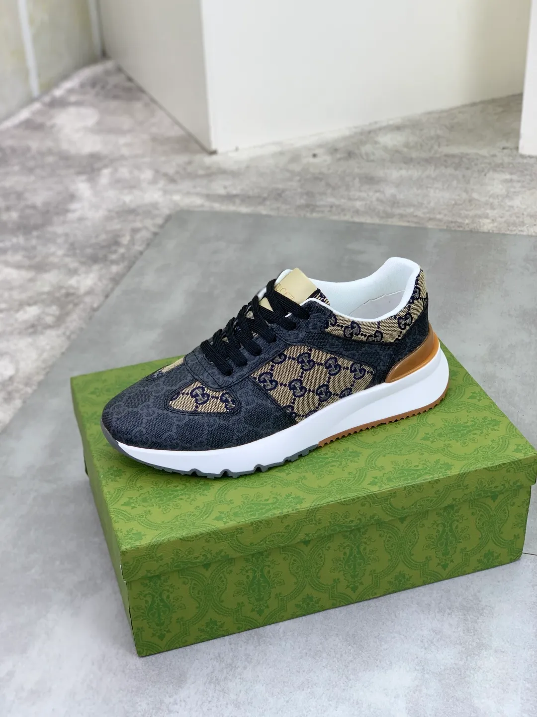 Men's shoes 💰P440💰[New model]🆘 The latest model from Gucci GUCCI official website🎁Classic casual and fashionable men's shoes👟Best model💥The version is simple and elegant, exclusive for trendy men. Unique official website latest brand elements👑Gucci original decoration, fashionable and generous, original soft calfskin fabric➕Comfortable soft first-layer pigskin lining ✅The official website specifies the wear-resistant casual outsole, the classic model is taken in real life🎬Color: 3️⃣colors available😍Number: 38-44
